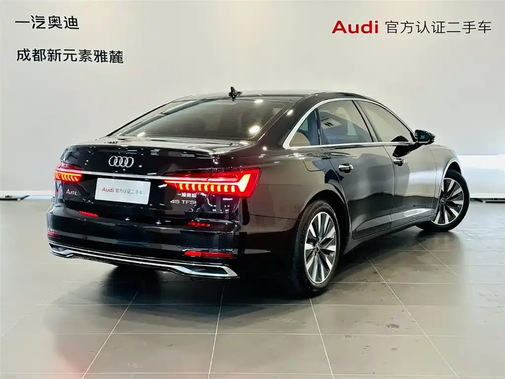 Audi A6L — фото 10