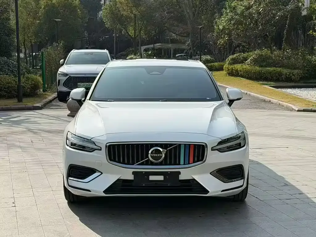 Volvo S60 — фото 2