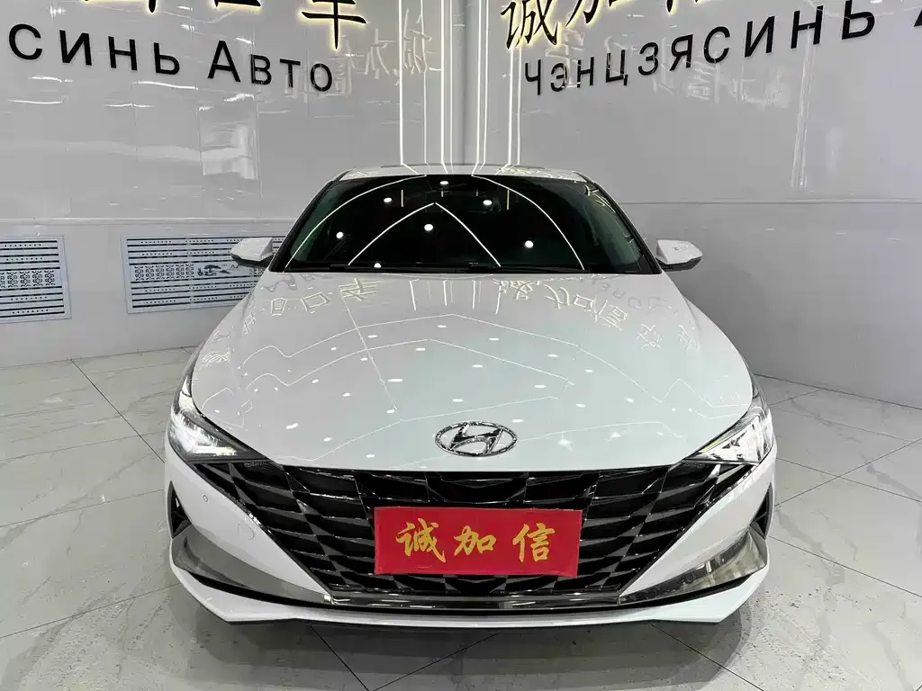Hyundai Elantra — фото 4