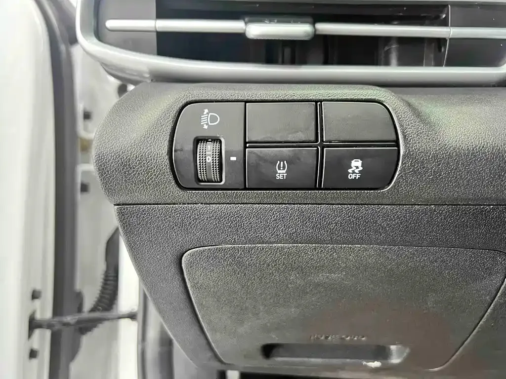 Hyundai Elantra — фото 9