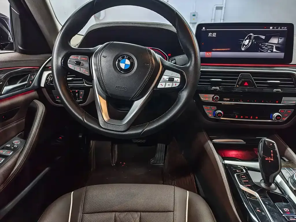 BMW 5 Series — фото 10