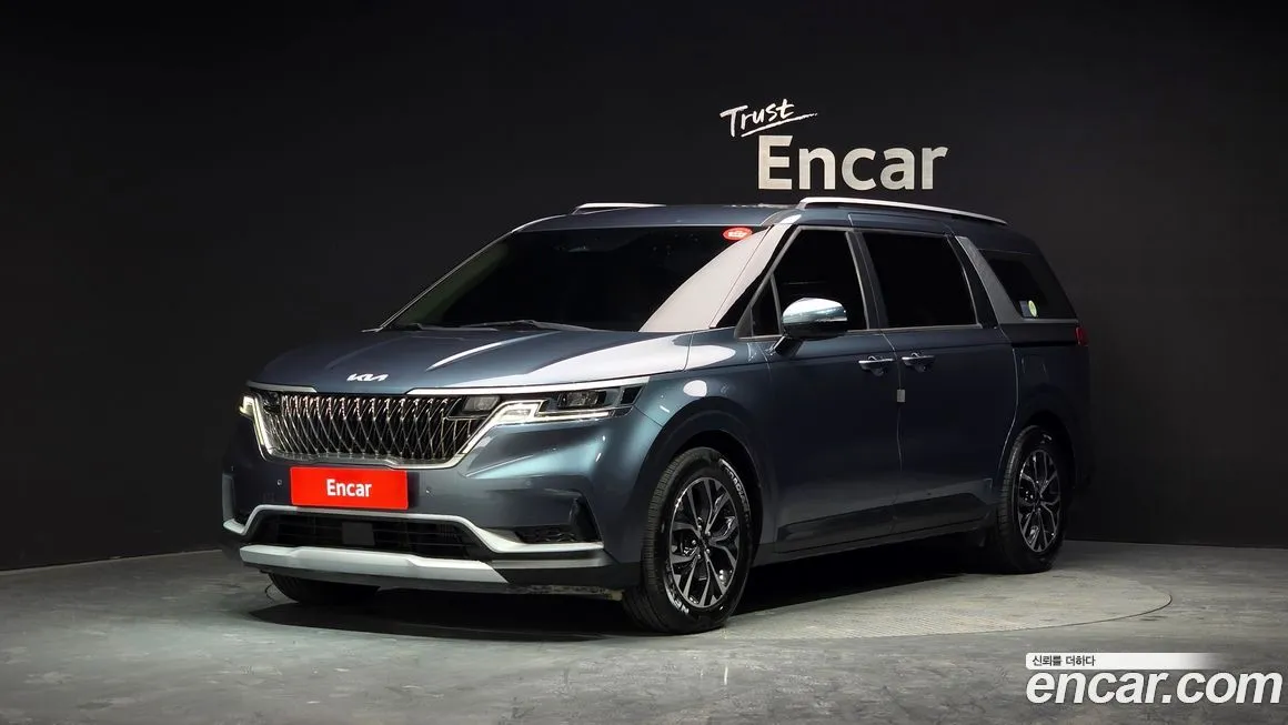 Kia Carnival — фото 1