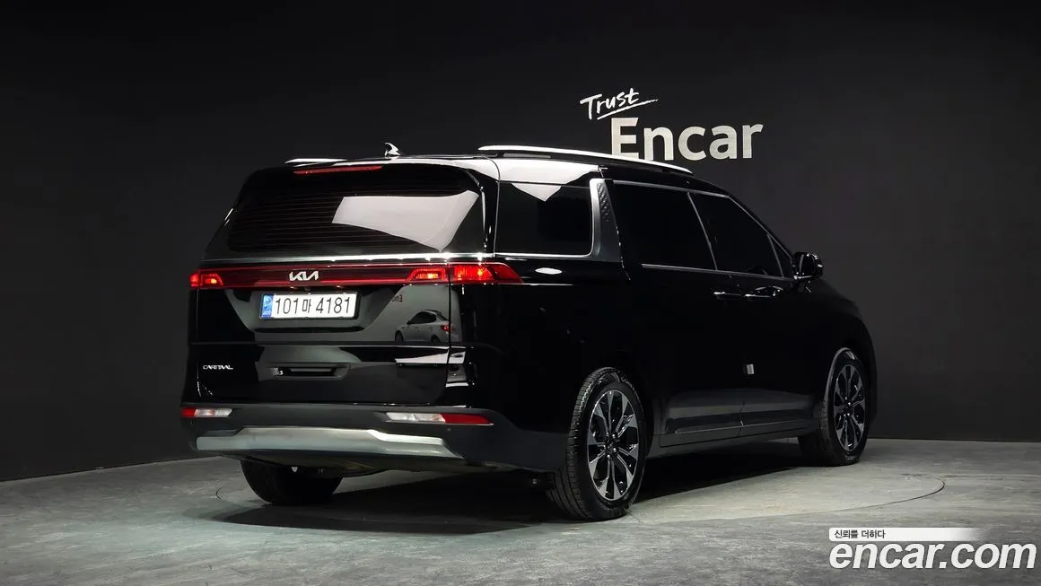 Kia Carnival — фото 4