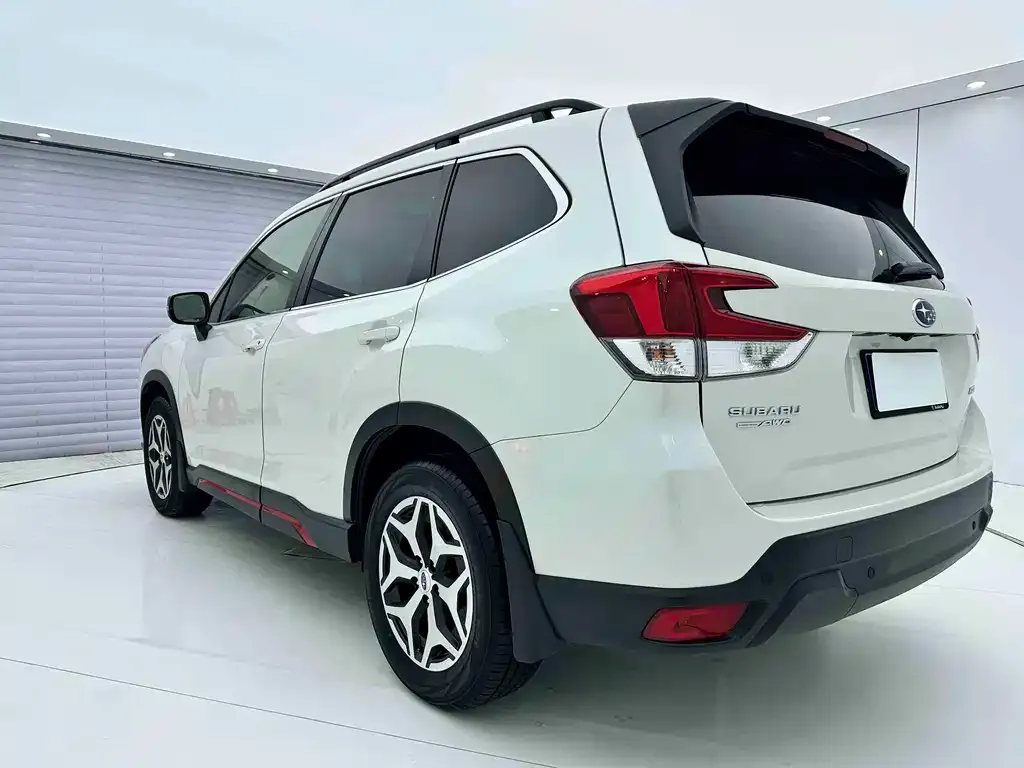 Subaru Forester — фото 5