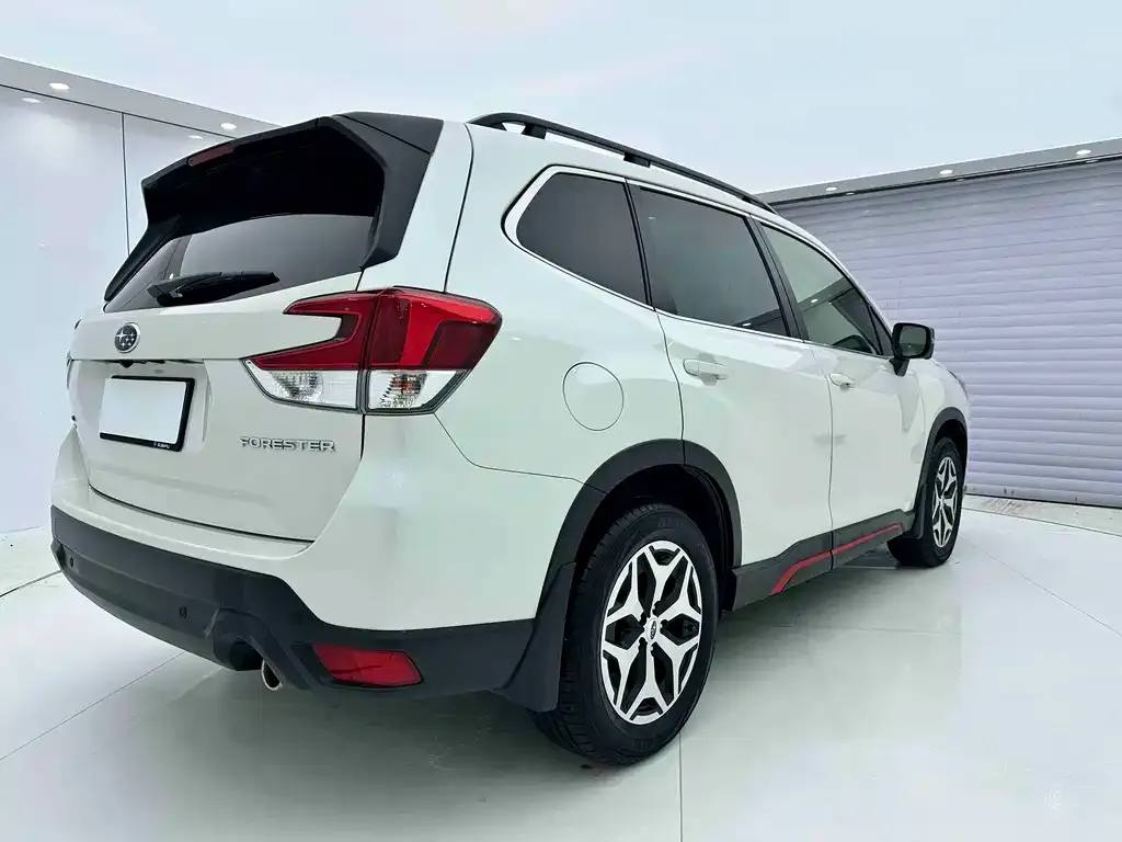 Subaru Forester — фото 3