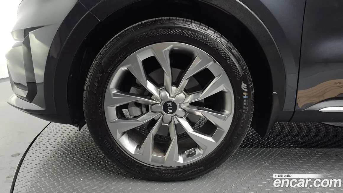 Kia Sorento — фото 9