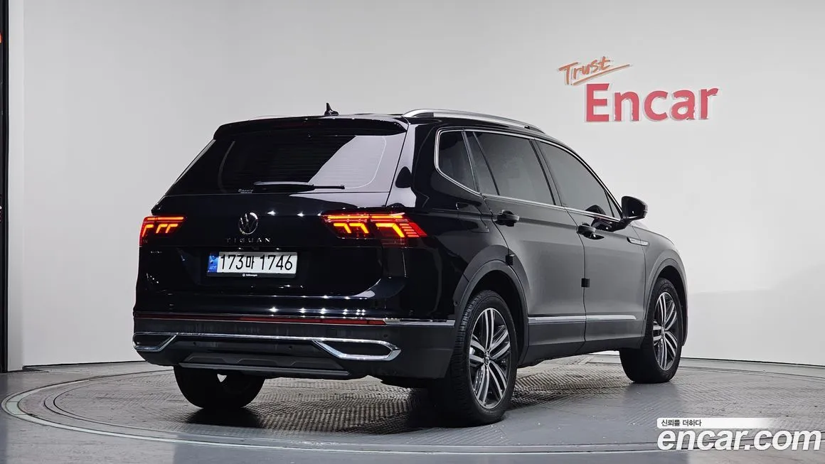 Volkswagen Tiguan — фото 4