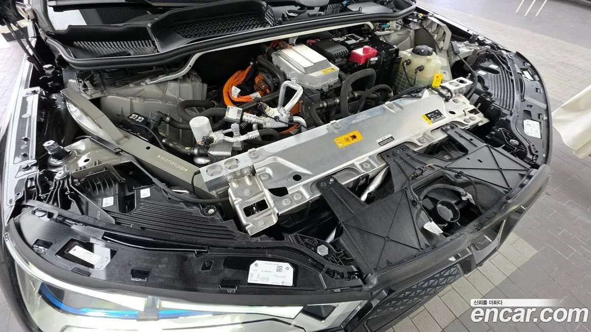 BMW iX — фото 10