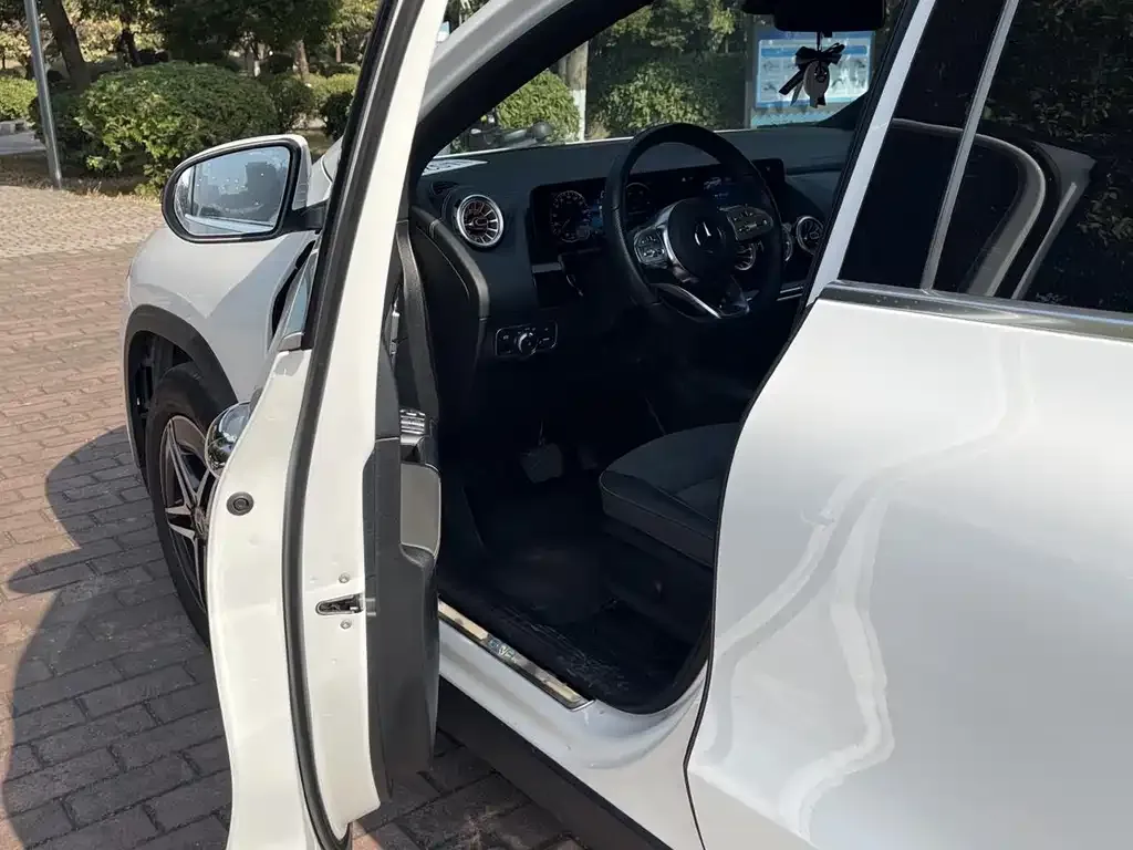 Mercedes-Benz EQA — фото 2