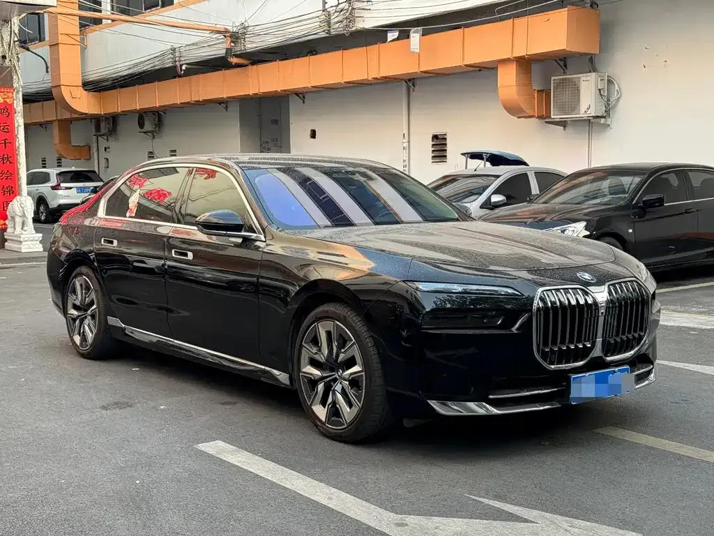 BMW 7 Series — фото 6