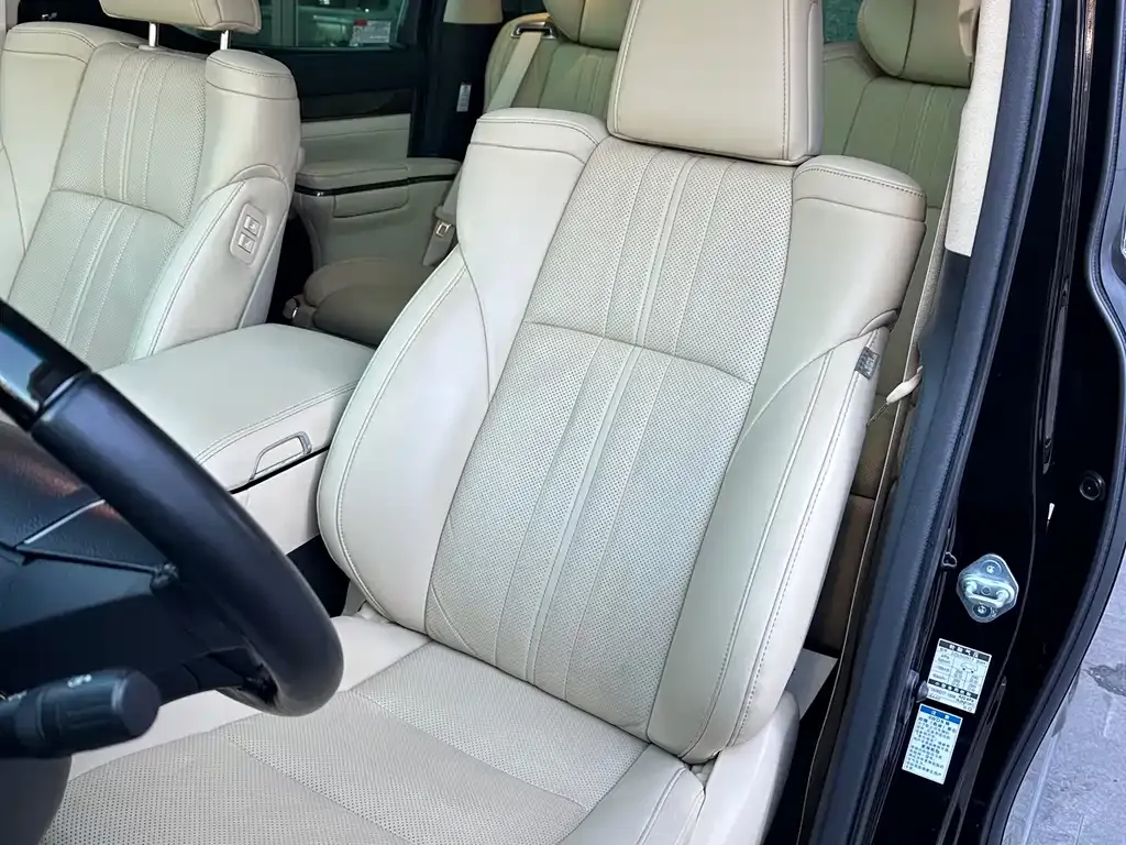 Toyota Vellfire — фото 5
