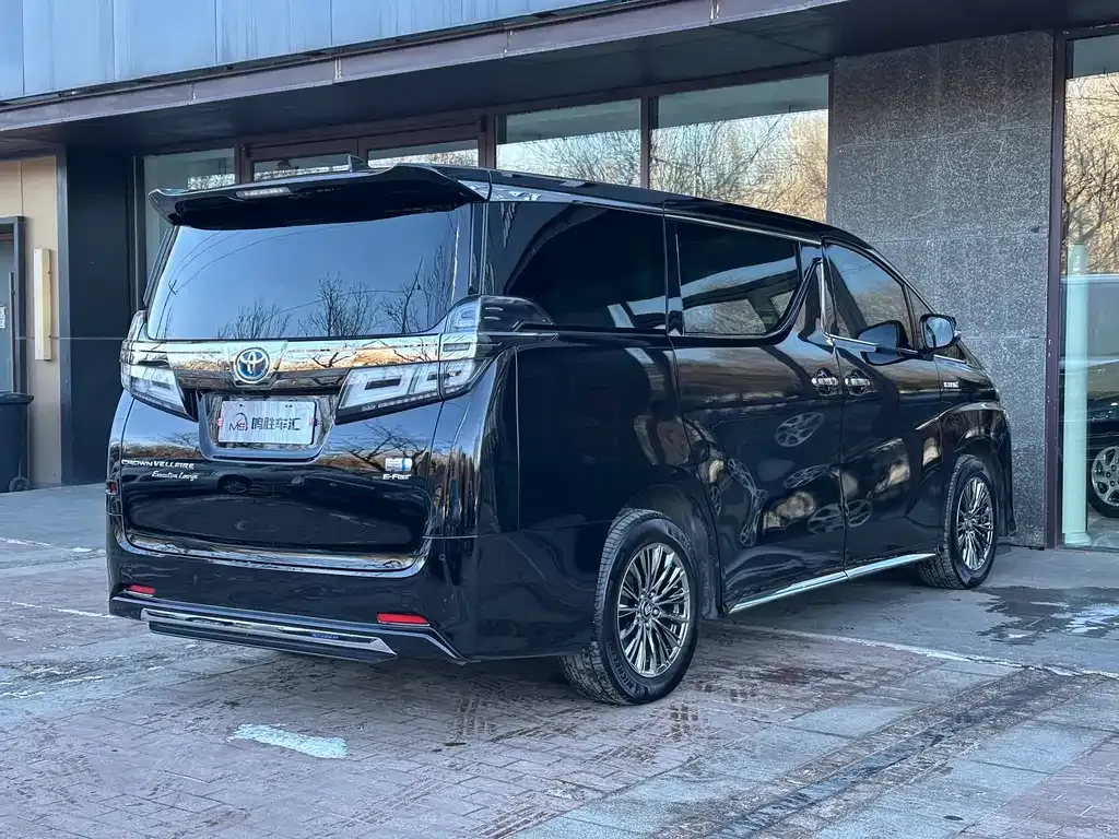 Toyota Vellfire — фото 9