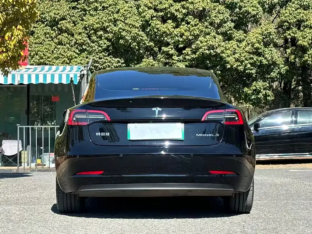 Tesla Model 3 — фото 5