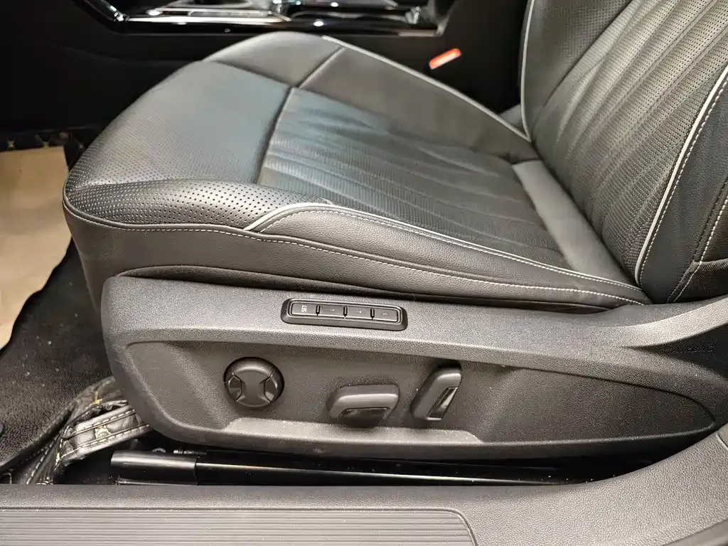 Volkswagen Passat New Energy — фото 8