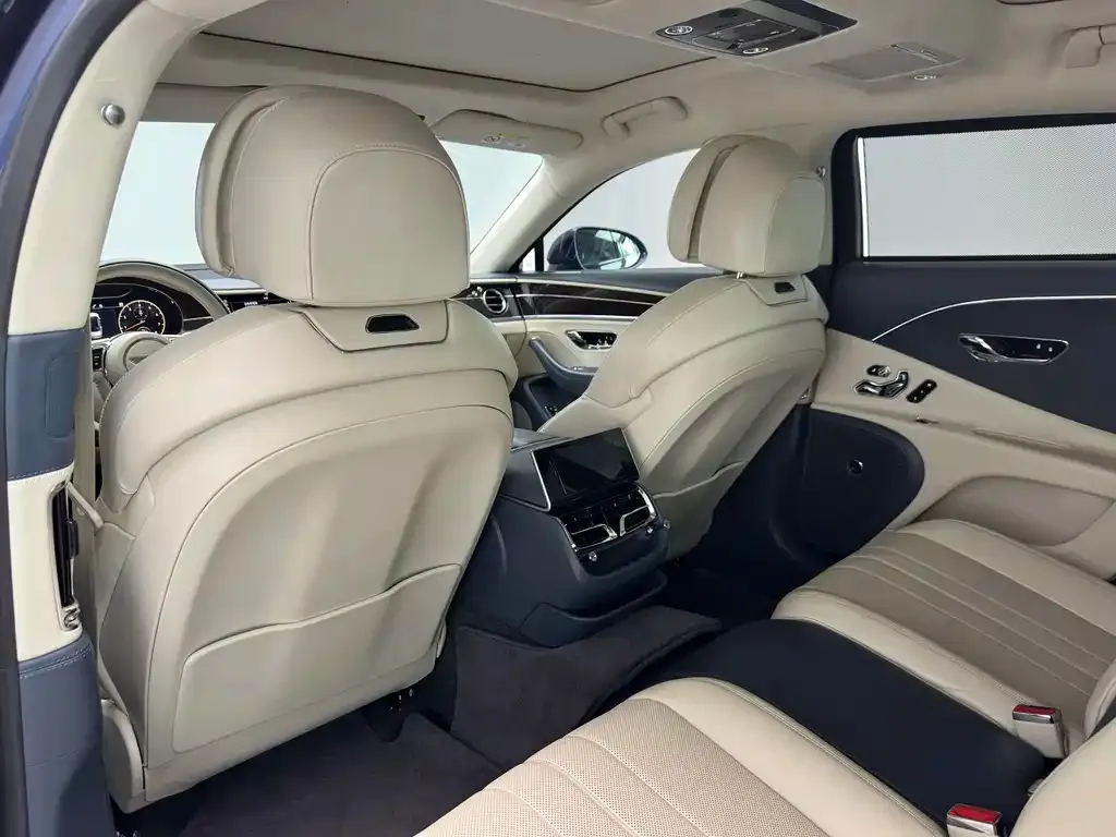 Bentley Flying Spur — фото 8