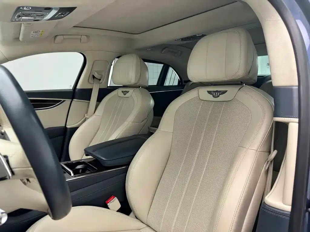 Bentley Flying Spur — фото 3