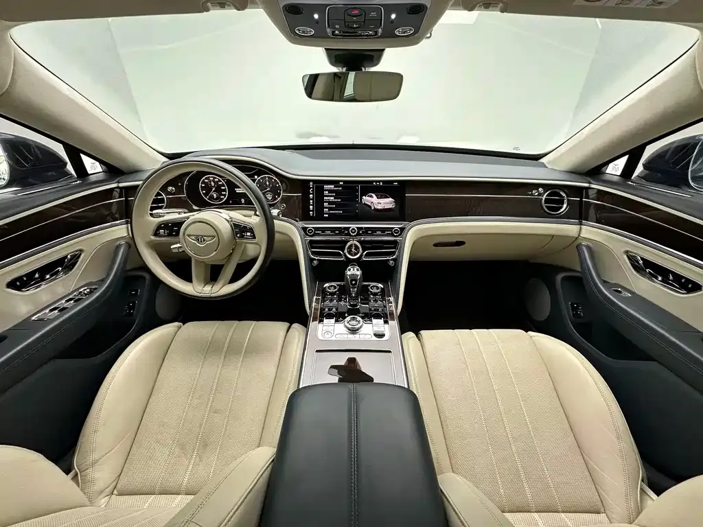 Bentley Flying Spur — фото 9