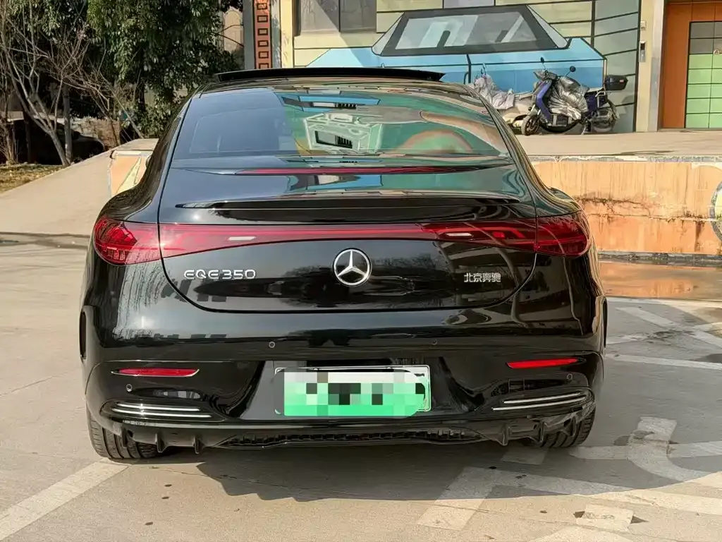 Mercedes-Benz EQE SUV — фото 4