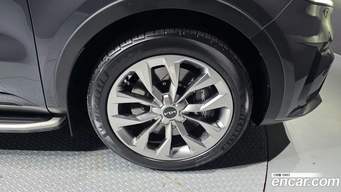 Kia Sorento — фото 10