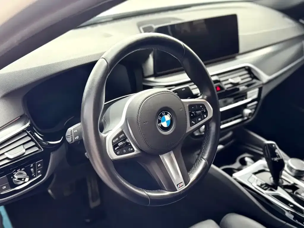 BMW 5 Series (Import) — фото 2