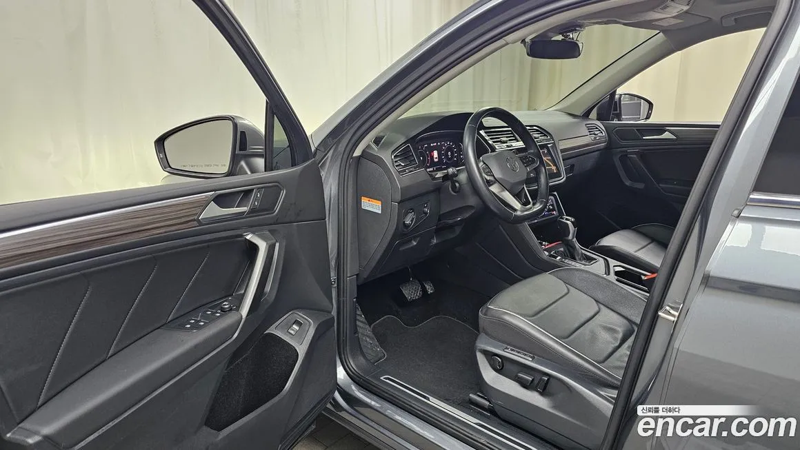 Volkswagen Tiguan — фото 8
