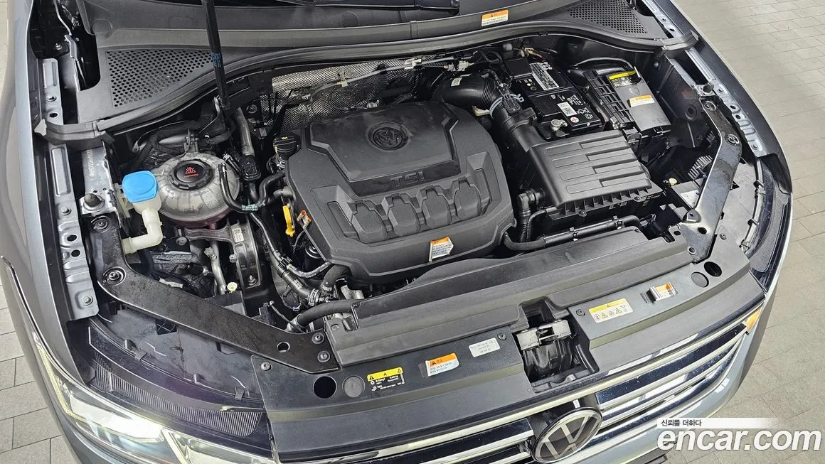 Volkswagen Tiguan — фото 10