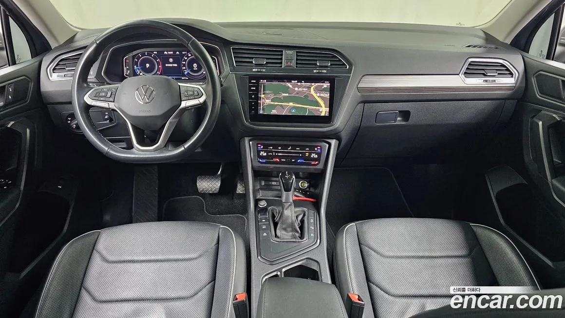 Volkswagen Tiguan — фото 6