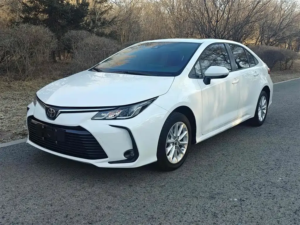 Toyota Corolla — фото 1