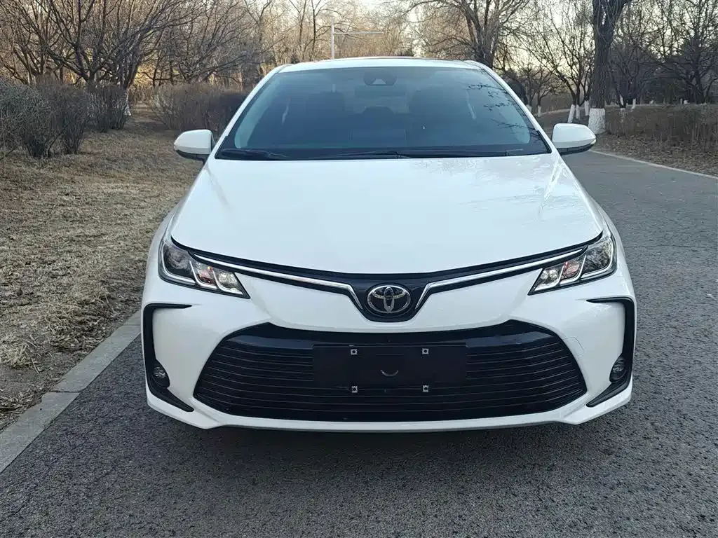 Toyota Corolla — фото 6