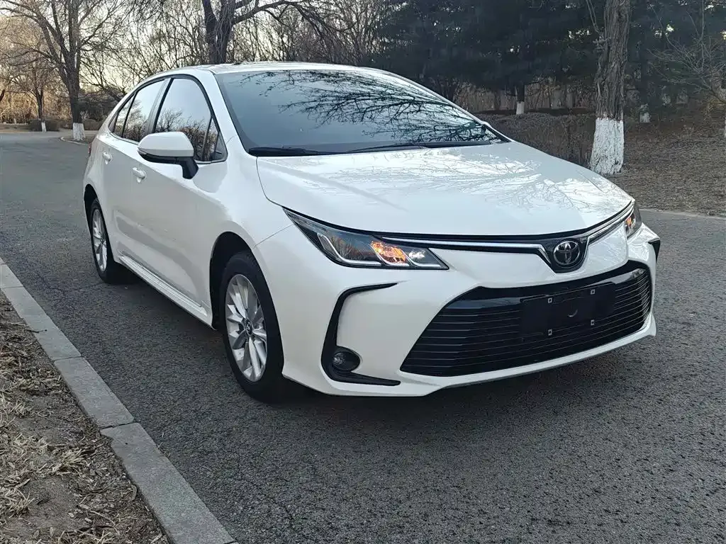 Toyota Corolla — фото 9