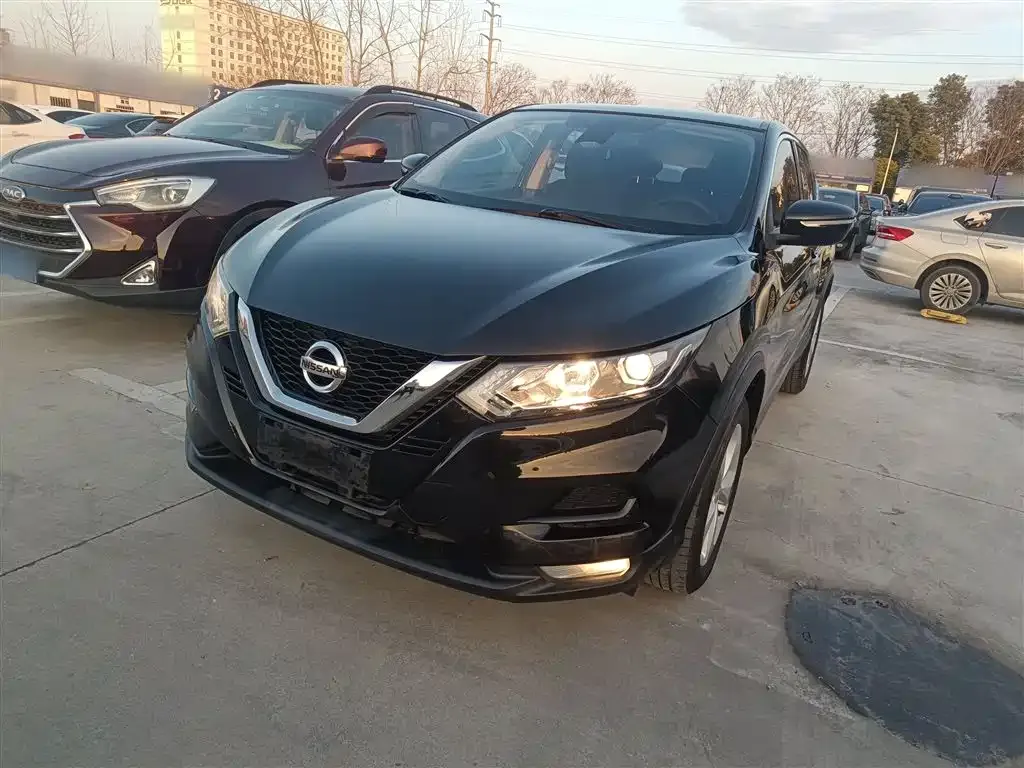 Nissan Qashqai — фото 1