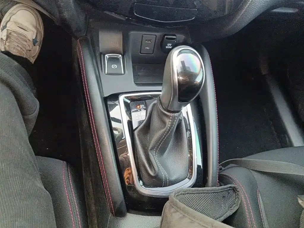 Nissan Qashqai — фото 10