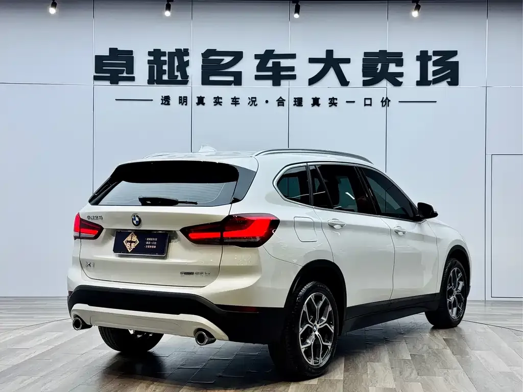BMW X1 — фото 9
