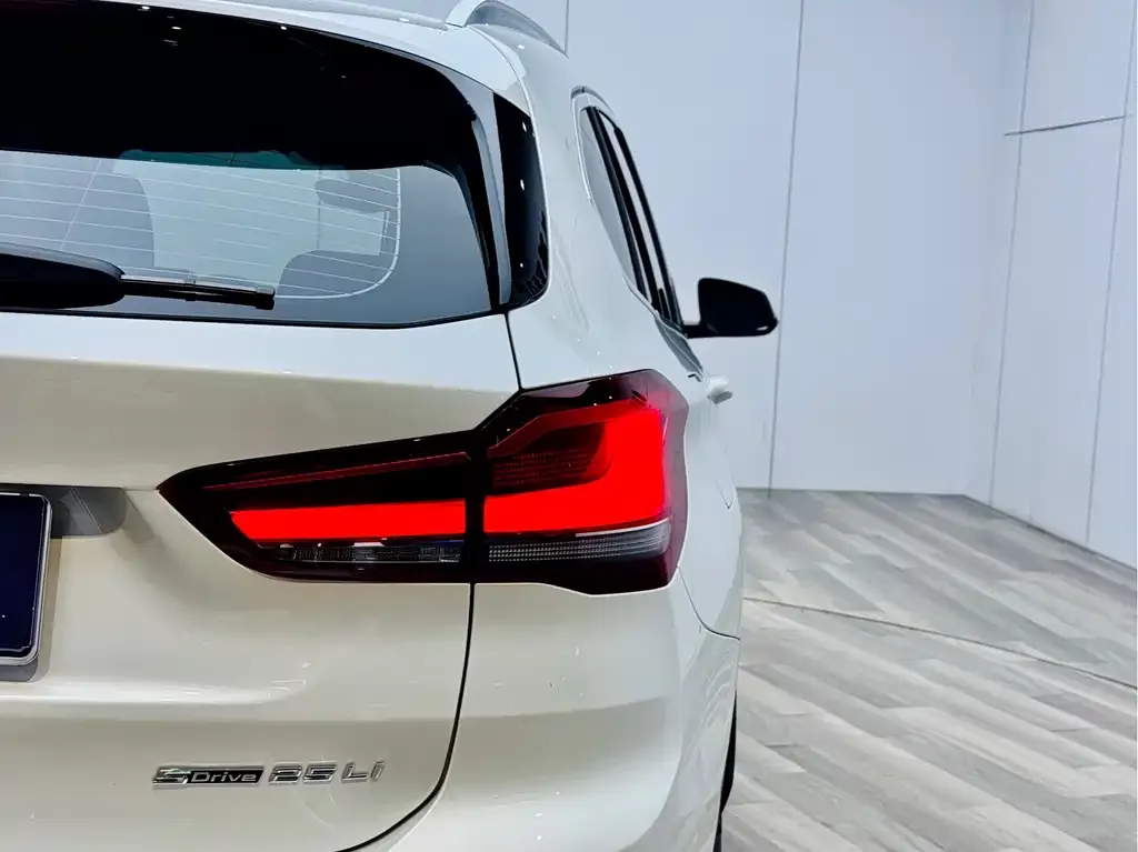BMW X1 — фото 2