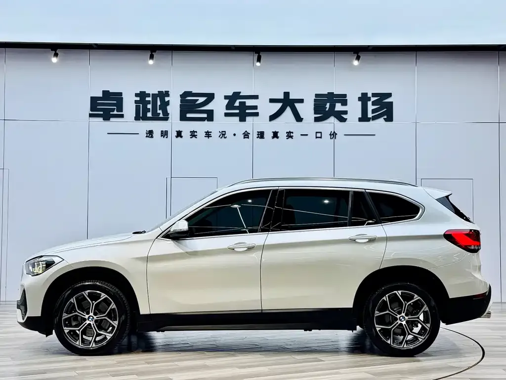 BMW X1 — фото 6