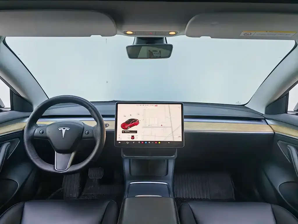 Tesla Model 3 — фото 6
