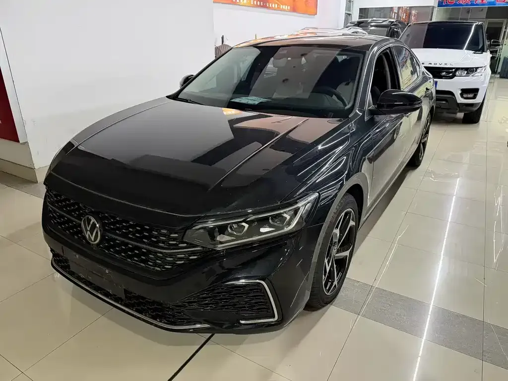 Volkswagen Passat — фото 1