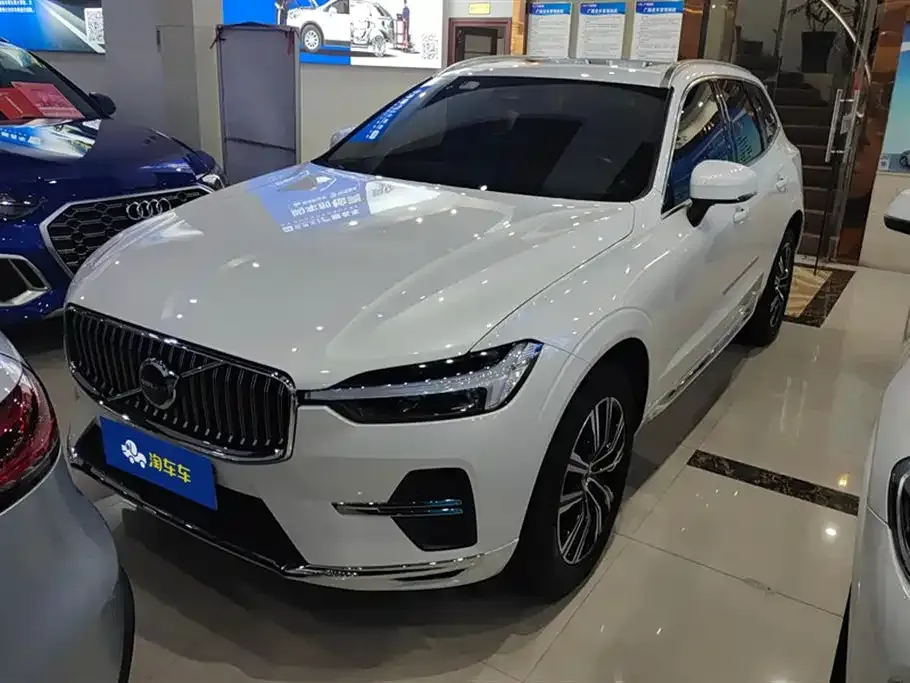 Volvo XC60 — фото 1