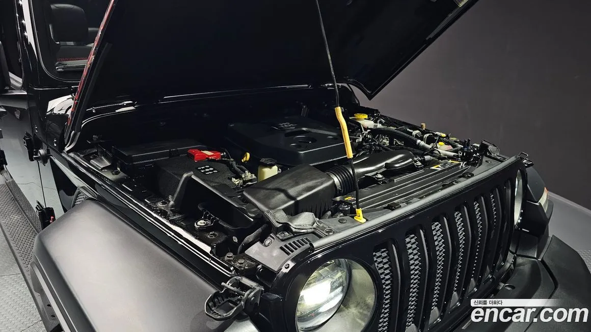 Jeep Wrangler — фото 8