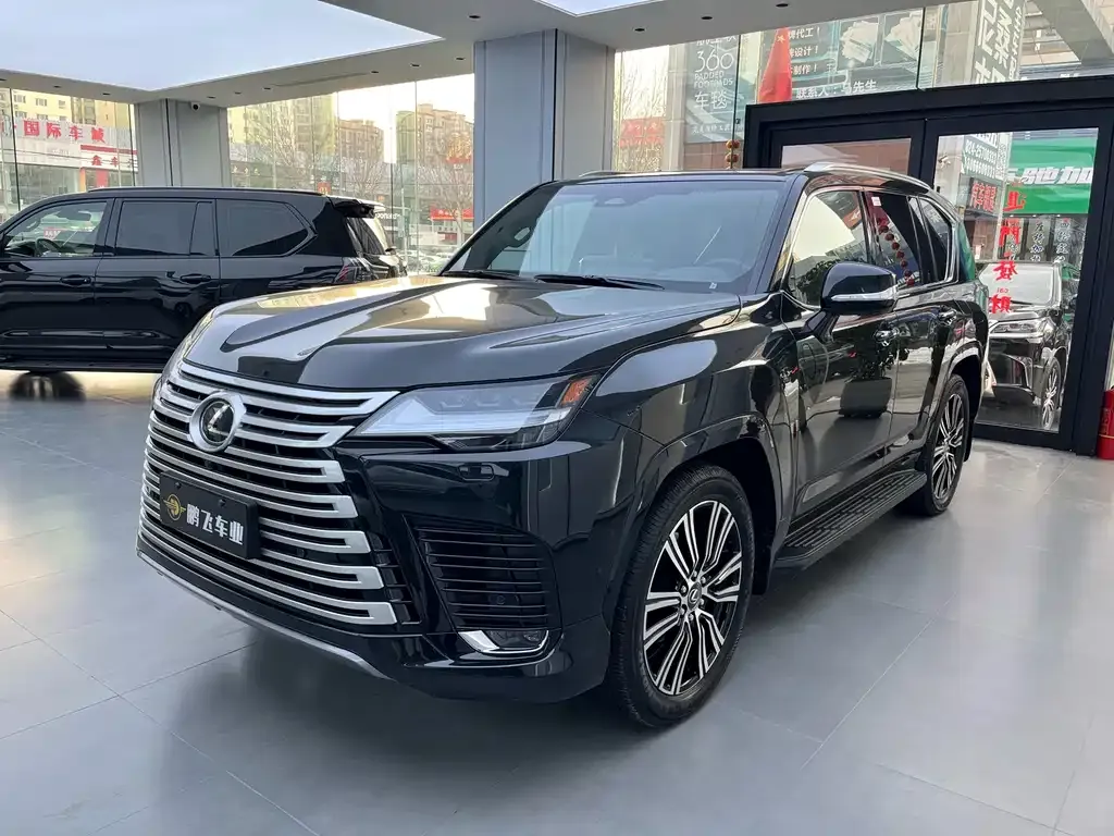 Lexus LX — фото 1