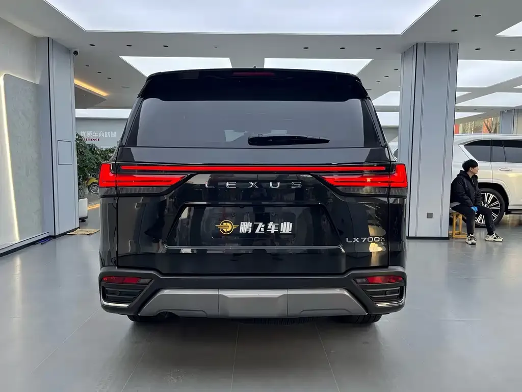 Lexus LX — фото 3