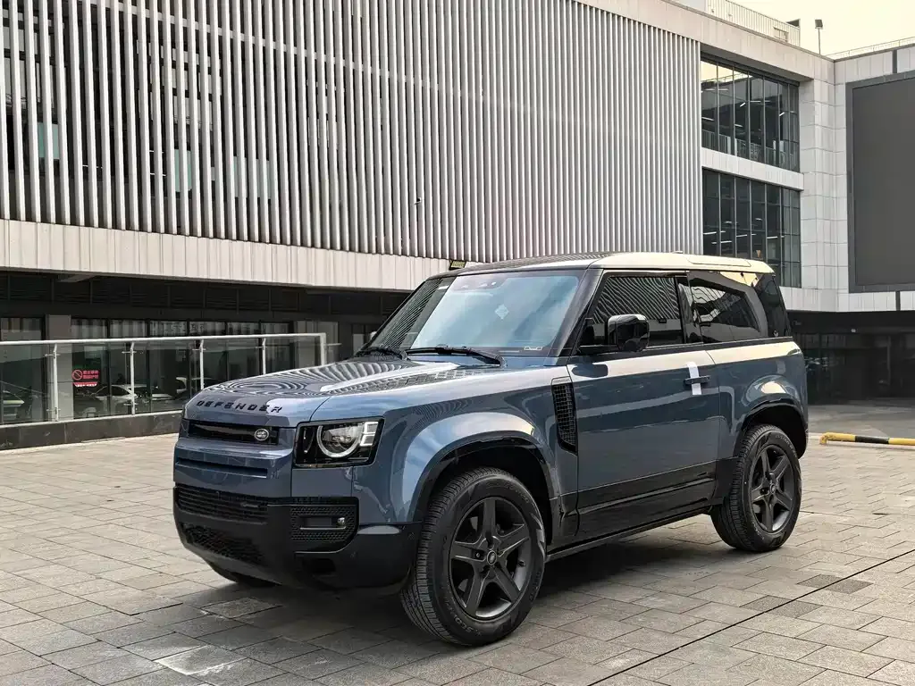 Land Rover Defender — фото 1