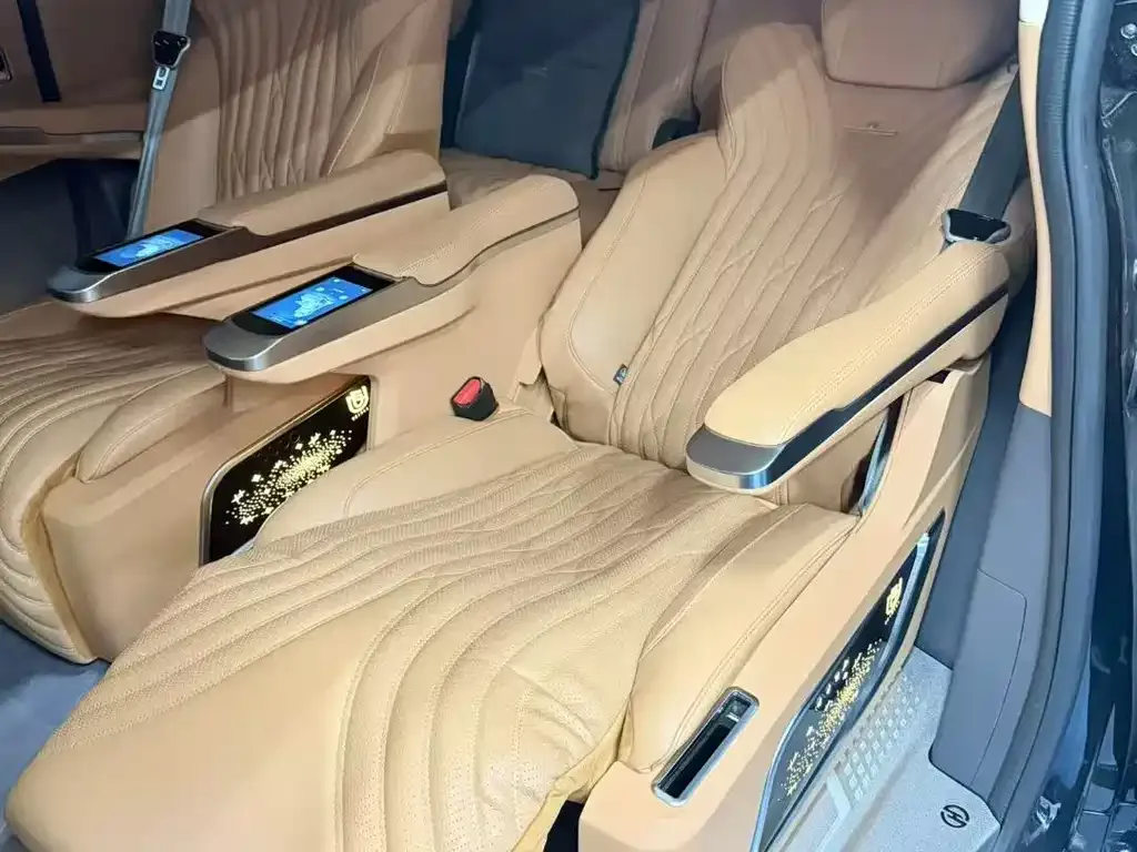 Toyota Sienna — фото 10