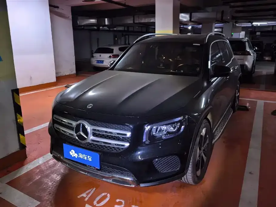 Mercedes-Benz GLB — фото 1