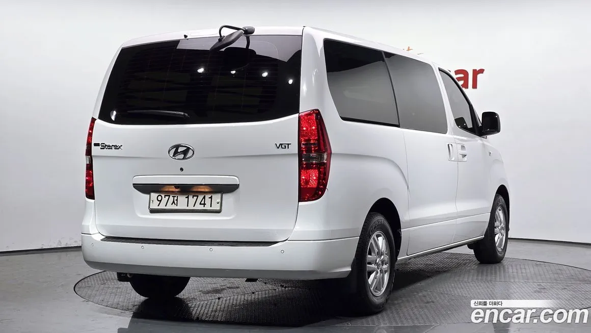 Hyundai Starex — фото 5
