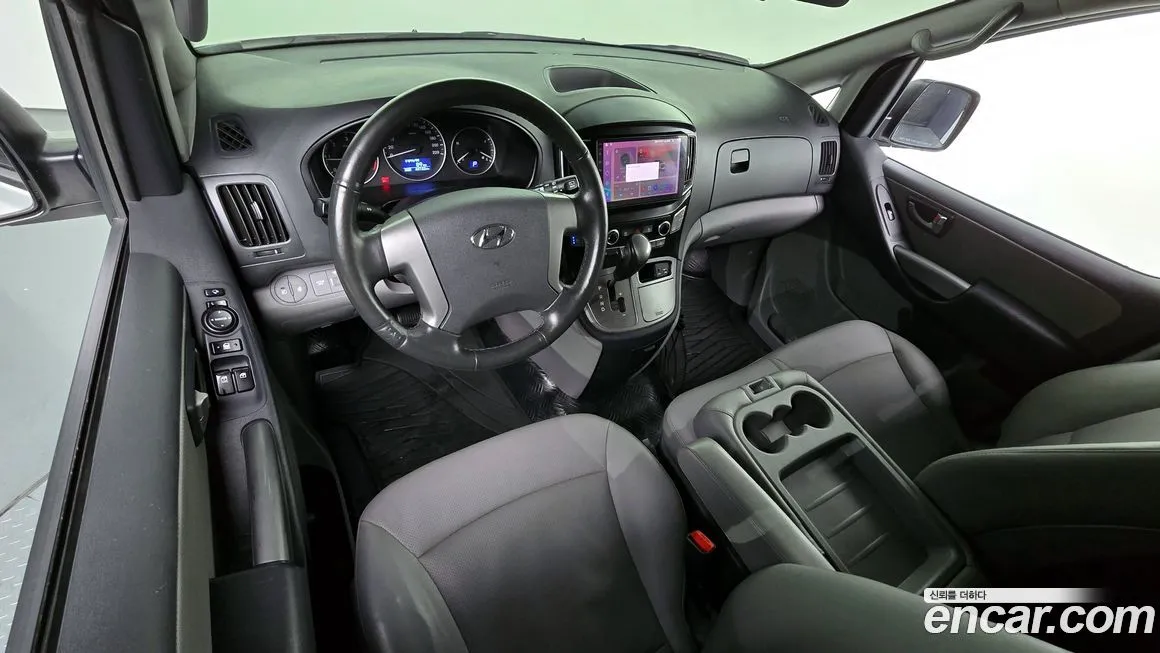 Hyundai Starex — фото 3