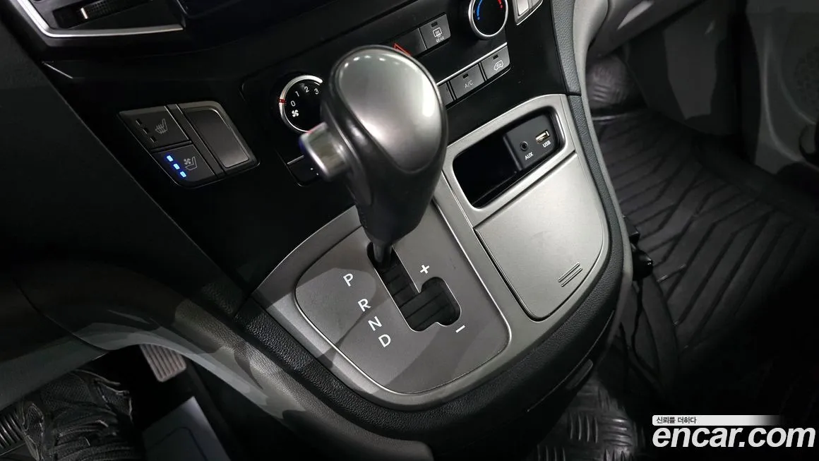 Hyundai Starex — фото 10