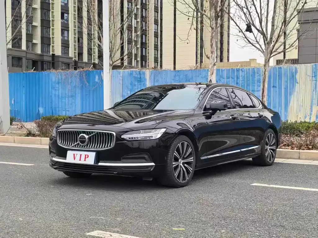 Volvo S90 — фото 1