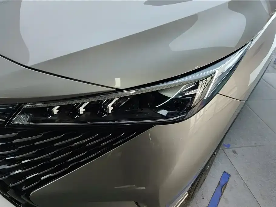 Roewe RX5 New Energy — фото 2