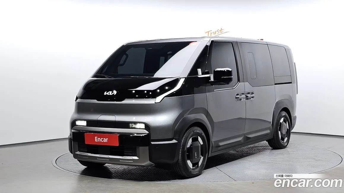 Kia PV5 — фото 1